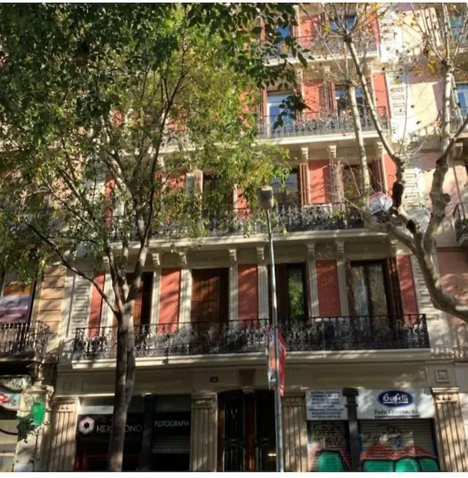 Large Patio 4 Bedrooms 4 Bathrooms Of Which 3 En-Suite 巴塞罗那 0*,  西班牙