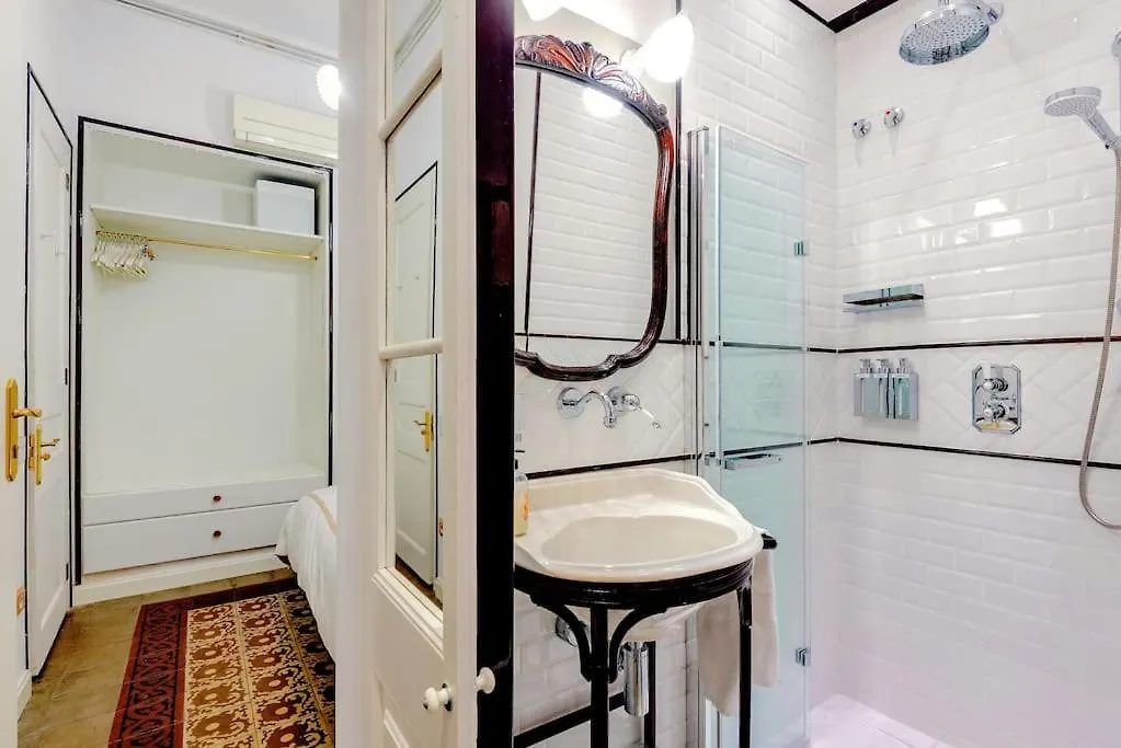 Large Patio 4 Bedrooms 4 Bathrooms Of Which 3 En-Suite 巴塞罗那 西班牙