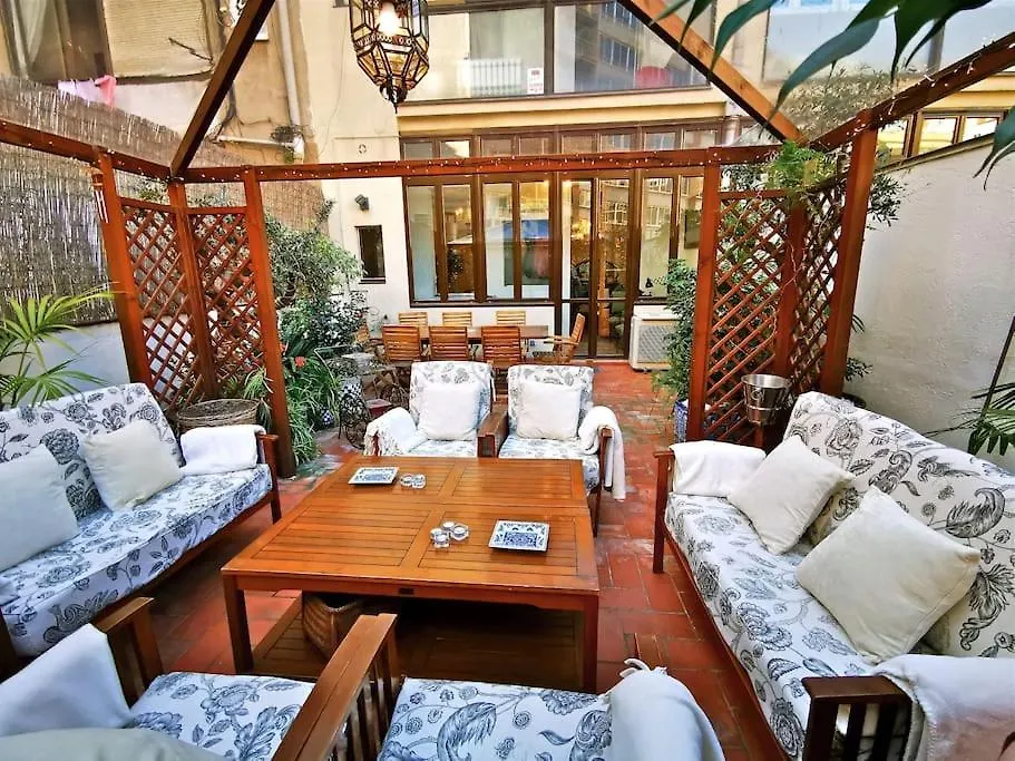 Large Patio 4 Bedrooms 4 Bathrooms Of Which 3 En-Suite location
